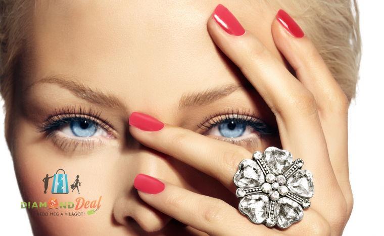 Gél lakkozás kézre, két ujj díszítésével a IV. kerületben