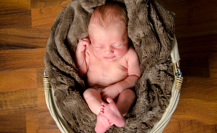 Újszülött fotózás otthonodban vagy a GE Studio-nál 5 retusált képpel!