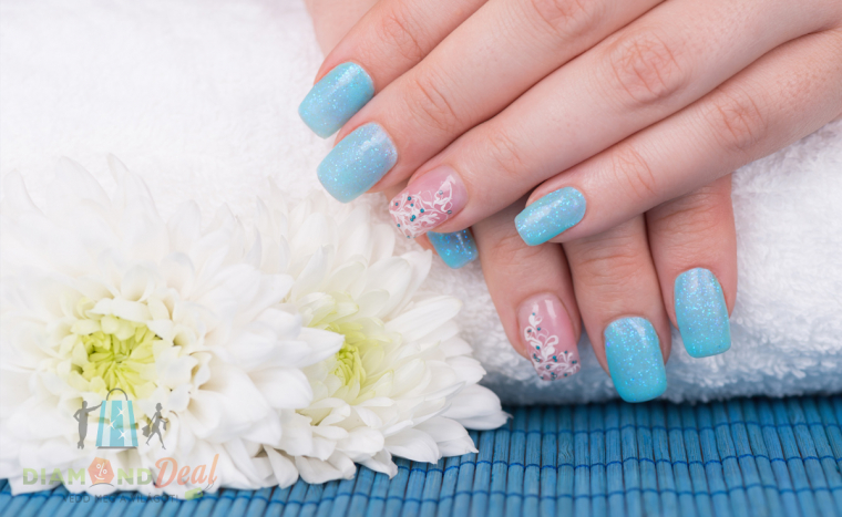 Ragyogó körmök kedvezményesen! Zselés műköröm építés, száraz manikűrrel és 2 köröm díszítésével