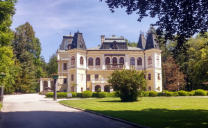 Buszos utazás a dobsinai jégbarlanghoz, Krasznahorkaváraljára, a betléri kastélyhoz és Rozsnyóra