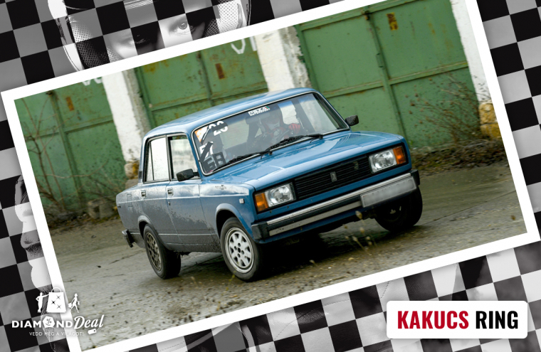 Tarts rally edzést egy Lada volánjánál a Kakucs Ringen 3, 5 vagy 10 körön át!
