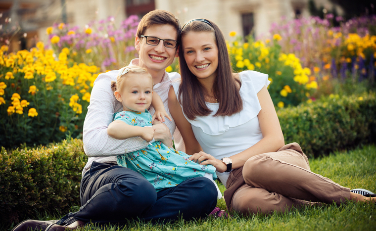 Családi fotózás 5 db retusált képpel műteremben vagy a Városligetben hétköznapokon!