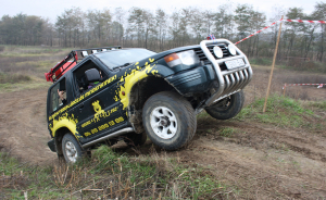 Off-Road vezetési élmény Mitsubishi Pajero terepjáróval kicsiknek és nagyoknak, Dunaharasztiban