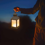 Elemes LED lámpás lobogást imitáló lánggal fekete 27 cm