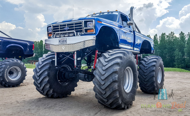 Élményvezetés Ford F150 Blue Buffalo Monsterrel 3 körön át! Szaggass a gyáli motocross-pályán!