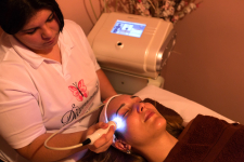 Szépségmegújító csomag nőknek, 5 kezeléssel: arcfiatalítás, fogyasztás, masszázs és szőrtelenítés.