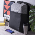 Számzáras, lopásgátlós hátizsák USB-vel, fülhallgató kimenettel, laptop, tablet rekesszel