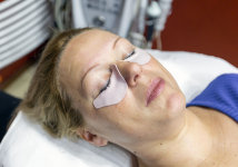 60 perc szőlőmagolajos teljes testmasszázs, 3D műszempilla építésével, az Oktogonnál