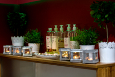 60 perc szőlőmagolajos teljes testmasszázs, 3D műszempilla építésével, az Oktogonnál