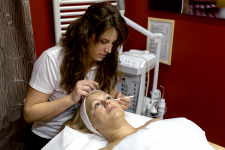 40 felett fiatalosan: szépségcsomag HIFU és rádiófrekvenciás arc és toka fiatalítással az Oktogonnál