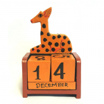 Fából készült, kézzel festett, nagy öröknaptár többféle állatfigurával