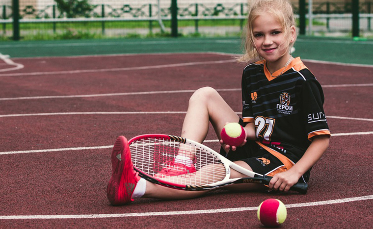 Nyári napközis tenisz- és sporttábor gyerekeknek a Svábhegyen napi 3 étkezéssel, strandolással!