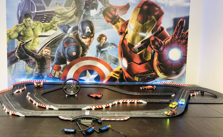 Mini távirányítós autóverseny 40 percben nem csak kicsiknek a Corvinnál.