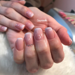 Luxus manikűr csomag gépi és kézi manikűrrel, kézmasszázzsal, ajándék lakkozással a Corvin-negyednél