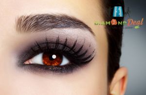 Szerezz tartós 4D luxus, Gold Lashes pillákat mindössze egy szempillaspirál áráért.