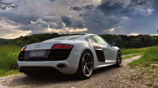 Tedd próbára a 420 lóerős Audi R8-at 2, 3 vagy 4 körös élményvezetésen, a Hungaroringen!