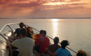 20 perces motorcsónakos száguldás a Balaton vizén, siófoki indulással!