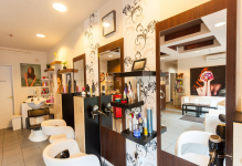 Új frizura hölgyeknek mosással, hajvágással, szárítással, ajándék hajpakolással Zuglóban