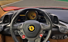 Szuperautó élményvezetés közúton, hajts Ferrari 458 Italiát vagy AUDI R8-at 17 vagy 50 km-en át!