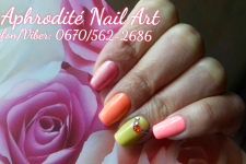 Egyszínű géllakkozás két köröm díszítésével, Zuglóban