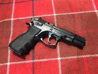 65 lövéses csomag 13 különleges fegyverrel, a belvárosban! MOST lelőttük neked az árakat!