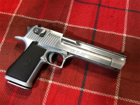 65 lövéses csomag 13 különleges fegyverrel, a belvárosban! MOST lelőttük neked az árakat!