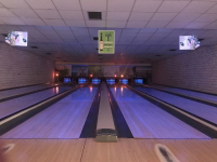 Családi kiruccanás! 2 óra bowling 2 felnőtt és 2 gyermek részére laktató családi vegyestállal!