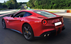 Ferrari F12 Berlinetta csak RÁD vár, gyere és vidd haza az élményt!