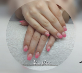 Zselés műköröm építés választható méretben, 1-1 köröm díszítésével Újpesten