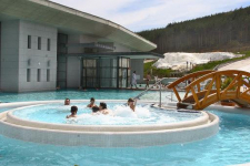 Autóbuszos utazás Tarnaszentmáriára egybekövetve Egerszalókon egy fürdőzéssel!