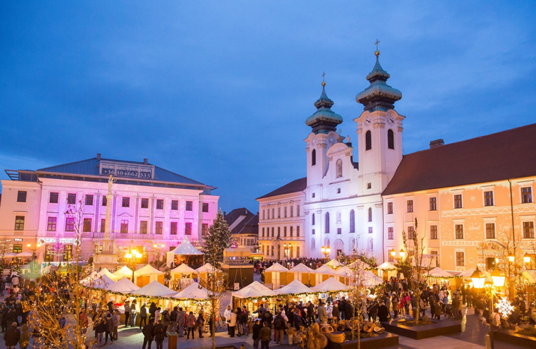 Advent fényei Pannonhalma és Győr - buszos utazás