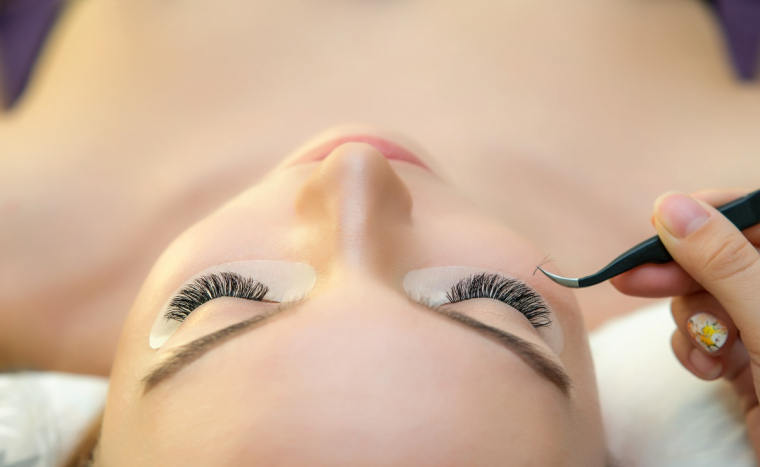 Különleges és lehengerlő tekintet: 2D vagy 3D műszempillaépítés