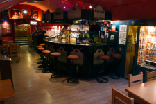 2 óra biliárd ajándék tál nachossal sajt- vagy salsa szósszal