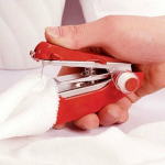 Praktikus hordozható mini kézi varrógép