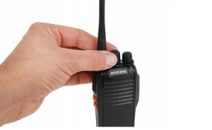 16 csatornás professzionális Walkie Talkie 6 km hatótávval, zseblámpa funkcióval