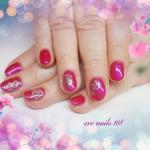 Megerősített géllakkozás rugalmas zselével, gépi manikűrözéssel, 1-1 köröm díszítéssel