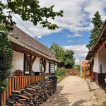 3 nap/2 éjszaka 2 fő részére félpanziós ellátással a Vértes hegység lábánál Száron az Élni Jó Házban