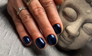 Kezd a nyarat tartós és esztétikus körmökkel: Erősített gél lakkozás manikűrrel a XIII. kerületben