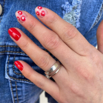 Kezd a nyarat tartós és esztétikus körmökkel: Erősített gél lakkozás manikűrrel a XIII. kerületben