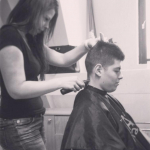 Férfi hajvágás , mosással és fejmasszázzsal - Trendi frizura, relaxálással!